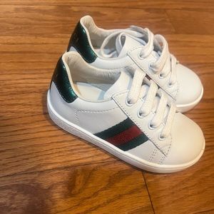 Gucci sneakers NEVER WORN size 21
